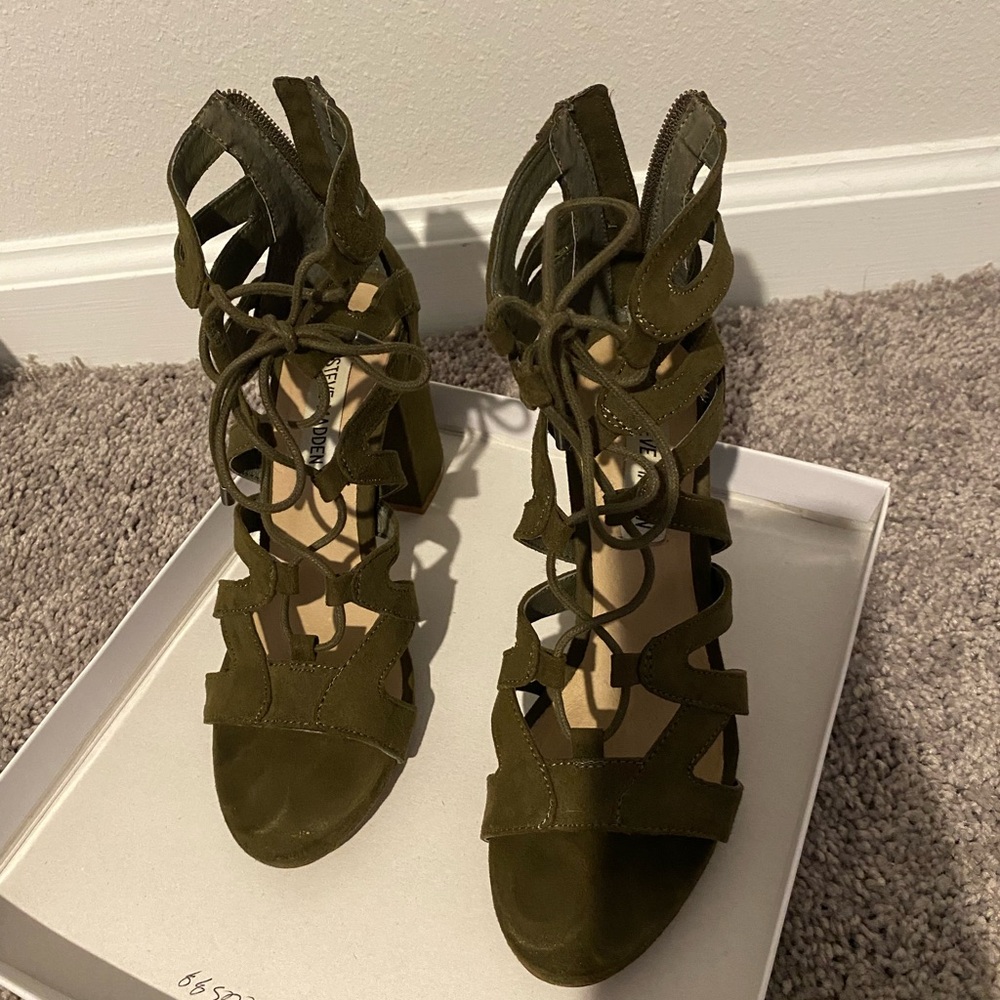 Steve Madden heel